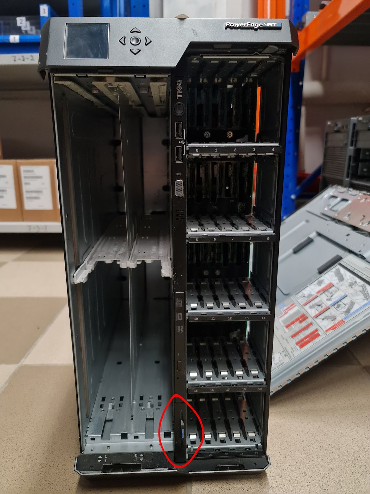 Dell VRTX — четыре блейда у вас под столом Изображение 13