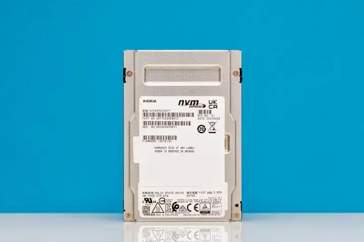 Обзор SSD Kioxia CD8P-R 30.72 ТБ PCIe Gen5