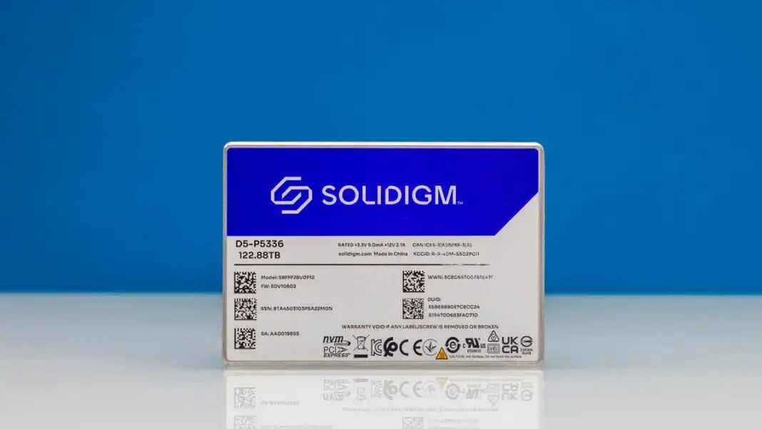 Обзор SSD Solidigm D5-P5336 на 122.88 ТБ  Изображение 1