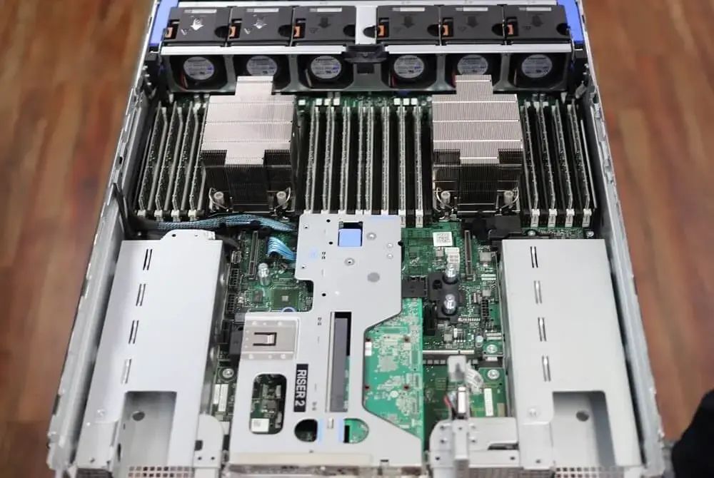 Обзор сервера Dell EMC PowerEdge R750 Изображение 11
