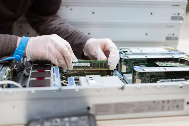 Восстановленные серверы в 2026 году спасут нас — как не разориться на DDR5
