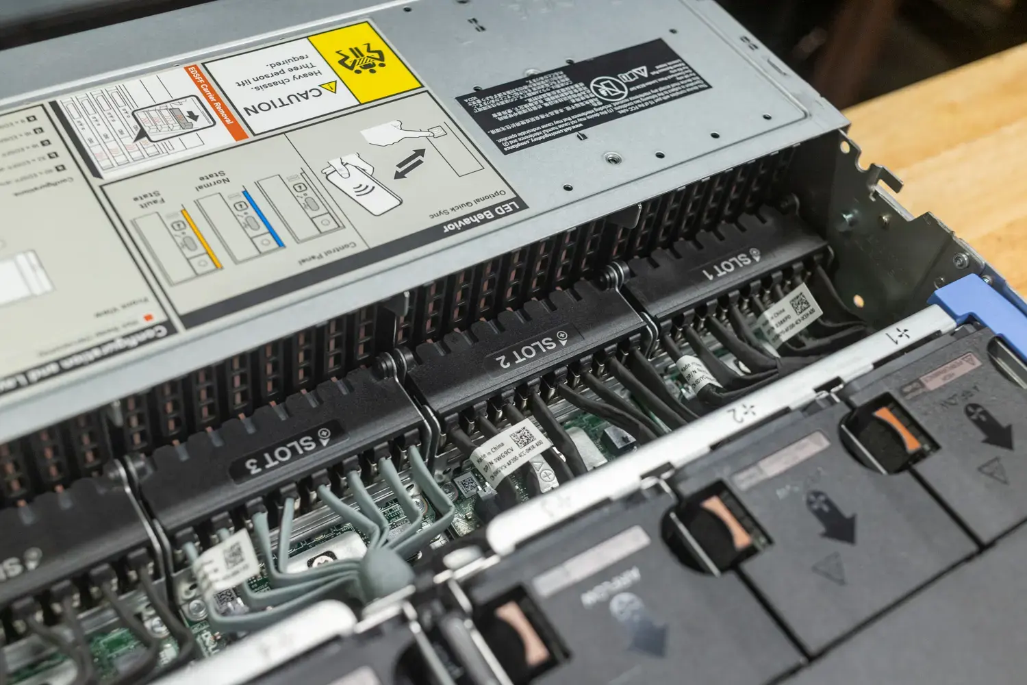Обзор сервера Dell PowerEdge R7725 - универсальная мощь Изображение 3
