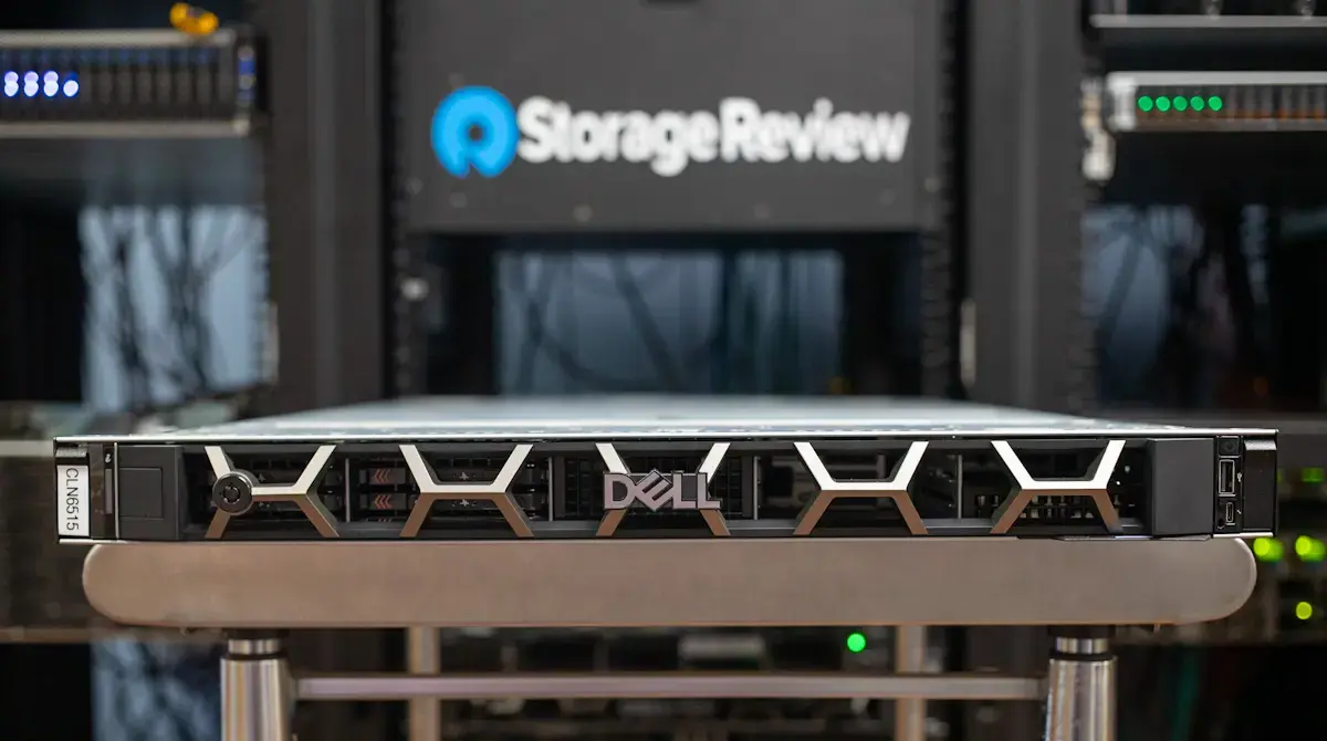 Обзор Dell PowerEdge R660 с E3.S Backplane  Изображение 1
