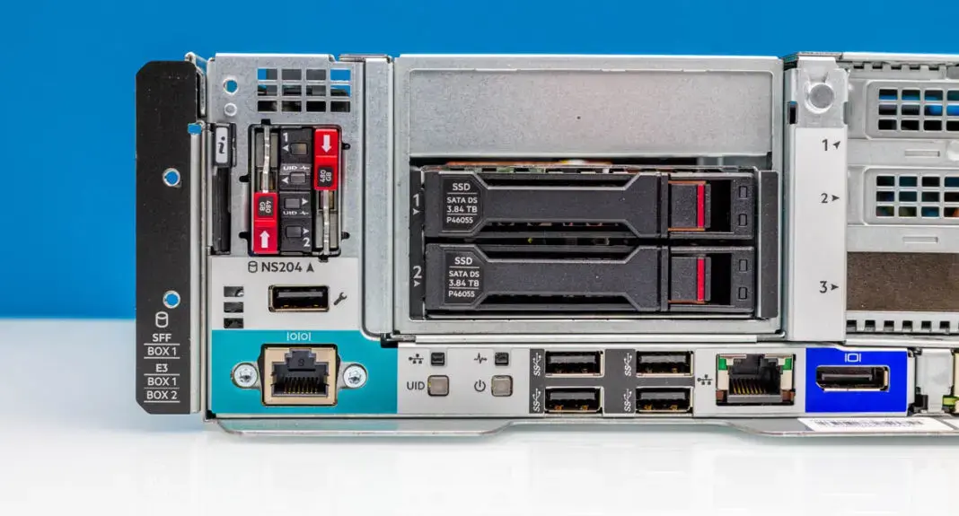 Обзор edge-сервера HPE ProLiant DL145 Gen11 на базе AMD EPYC 8004 Изображение 3