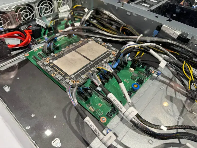 Lenovo HR650N Internal NVIDIA Grace Grace Superchip 1
