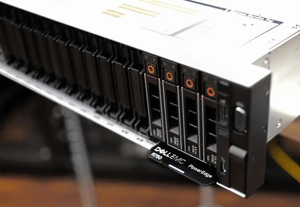 Обзор сервера Dell EMC PowerEdge R750 Изображение 2